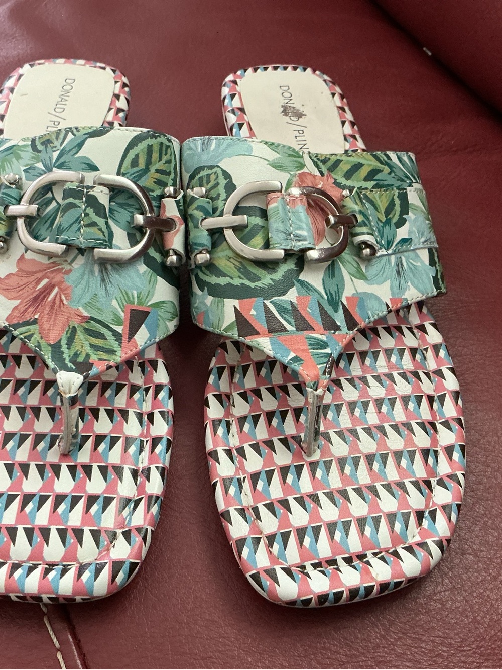 Donald J. Pliner Coral & Green Floral Thong SandalsSize 9.5